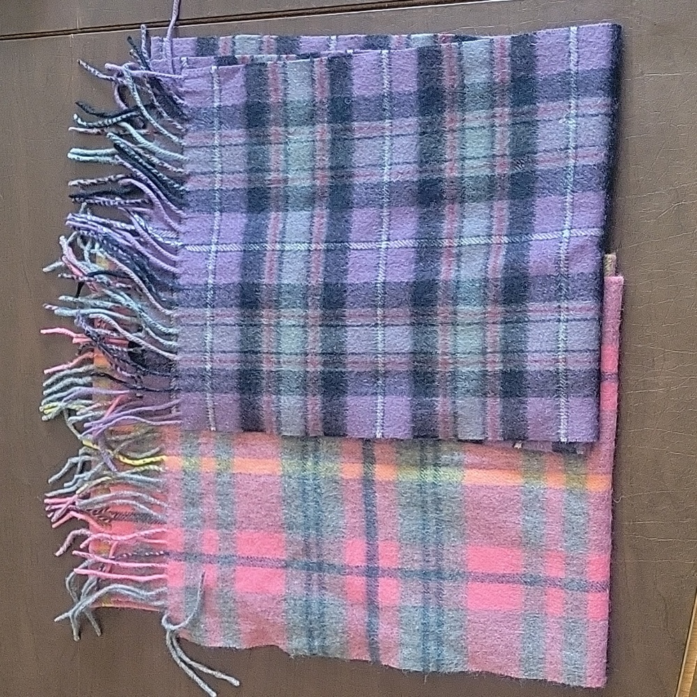 2 Scarfs 100% Wool